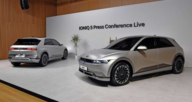 Hyundai IONIQ 5 2022 ra mắt: Xe chạy điện với khả năng sạc siêu nhanh